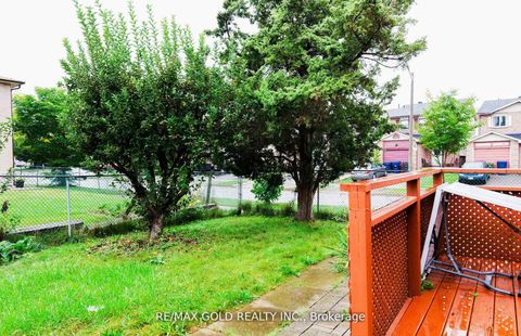 Photo 4 at 40 Glen Hollow Avenue, Clairville, Toronto