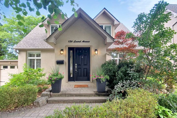 Photo 4 at 126 Laurel Avenue, City Centre West, Toronto