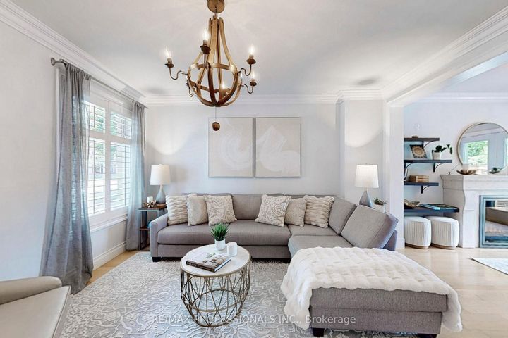 Photo 8 at 126 Laurel Avenue, City Centre West, Toronto