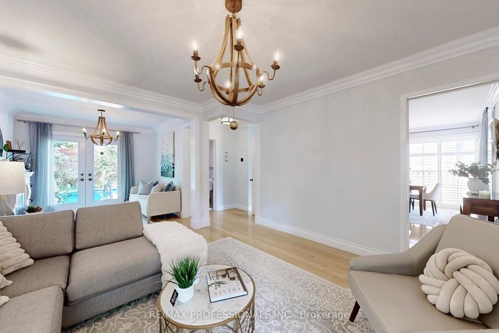 Photo 10 at 126 Laurel Avenue, City Centre West, Toronto