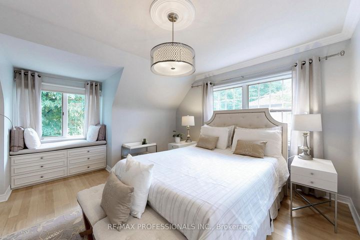 Photo 24 at 126 Laurel Avenue, City Centre West, Toronto