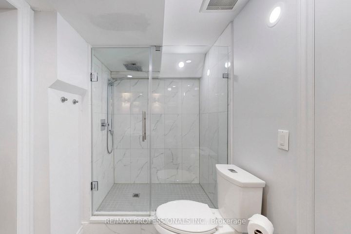 Photo 39 at 126 Laurel Avenue, City Centre West, Toronto