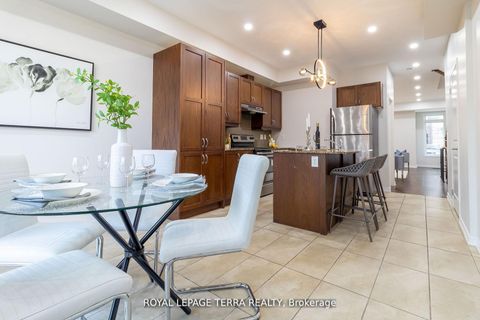 Photo 11 at 8 Graywardine Lane, Northeast Ajax, Ajax