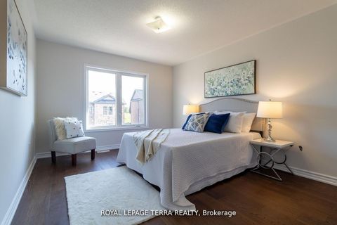 Photo 22 at 8 Graywardine Lane, Northeast Ajax, Ajax