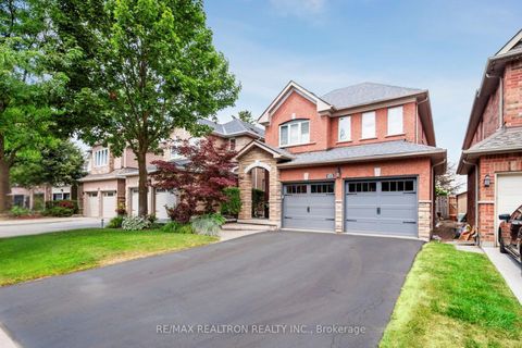 Photo 3 at 514 Menczel Crescent, Summerhill Estates, Newmarket