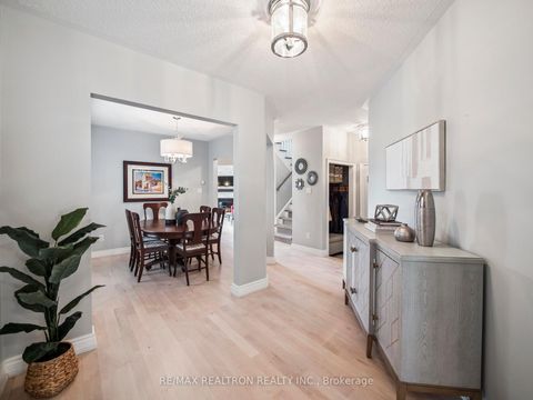 Photo 7 at 514 Menczel Crescent, Summerhill Estates, Newmarket