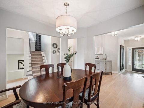 Photo 10 at 514 Menczel Crescent, Summerhill Estates, Newmarket