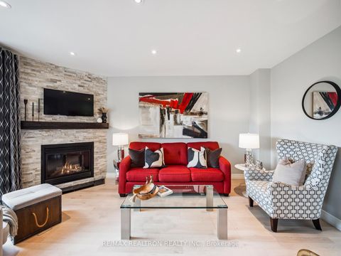 Photo 19 at 514 Menczel Crescent, Summerhill Estates, Newmarket