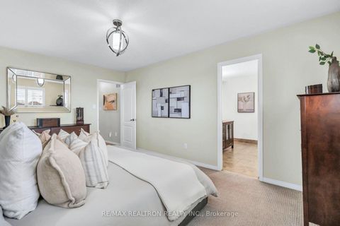 Photo 22 at 514 Menczel Crescent, Summerhill Estates, Newmarket