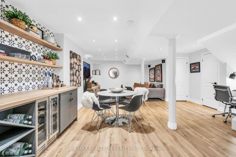 Photo 32 at 514 Menczel Crescent, Summerhill Estates, Newmarket