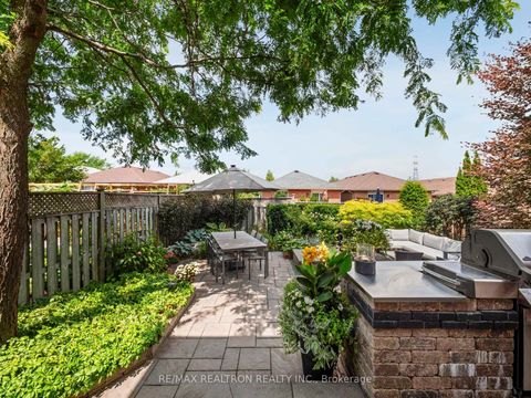 Photo 44 at 514 Menczel Crescent, Summerhill Estates, Newmarket
