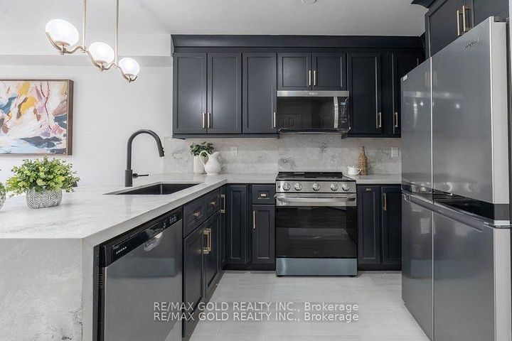 Photo 4 at 7 Harding Street, Georgetown, Halton Hills