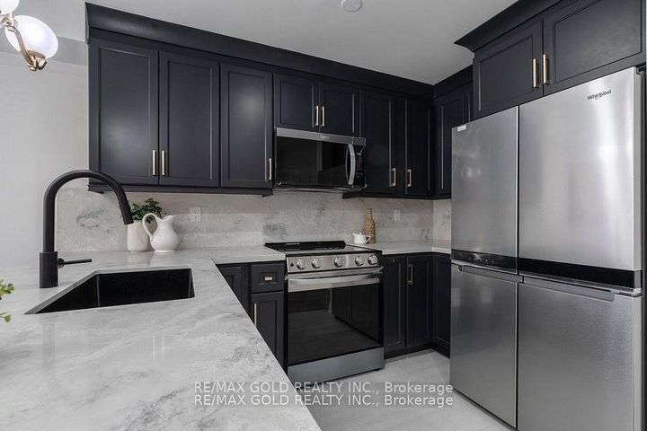 Photo 5 at 7 Harding Street, Georgetown, Halton Hills