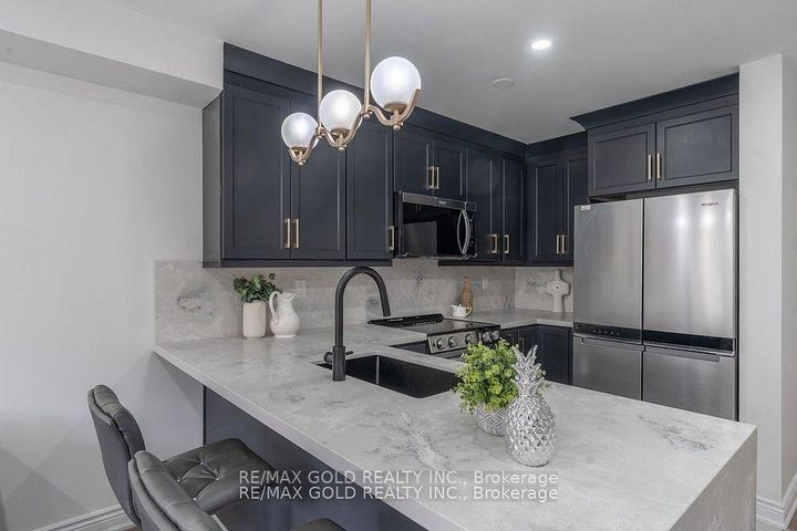 Photo 7 at 7 Harding Street, Georgetown, Halton Hills