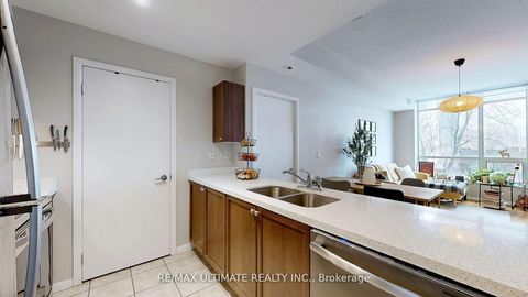 Photo 10 at 228 - 231 Fort York Boulevard, Niagara, Toronto