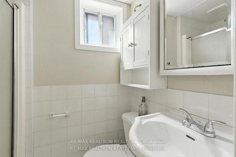 Photo 11 at 498 Midland Avenue, Cliffside, Toronto