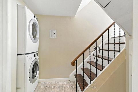 Photo 12 at 498 Midland Avenue, Cliffside, Toronto