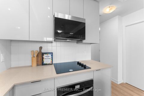 Photo 9 at 2617 - 10 Abeja Street, Concord, Vaughan