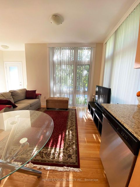 Photo 3 at 70 - 23 Eldora Avenue, Newtonbrook West, Toronto