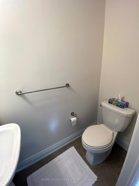 Photo 6 at 70 - 23 Eldora Avenue, Newtonbrook West, Toronto