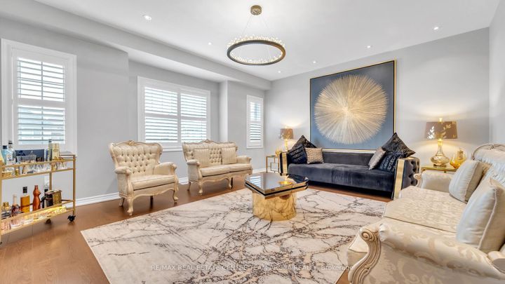 Photo 7 at 450 Brisdale Drive, Northwest Brampton, Brampton