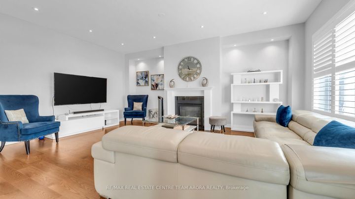 Photo 10 at 450 Brisdale Drive, Northwest Brampton, Brampton