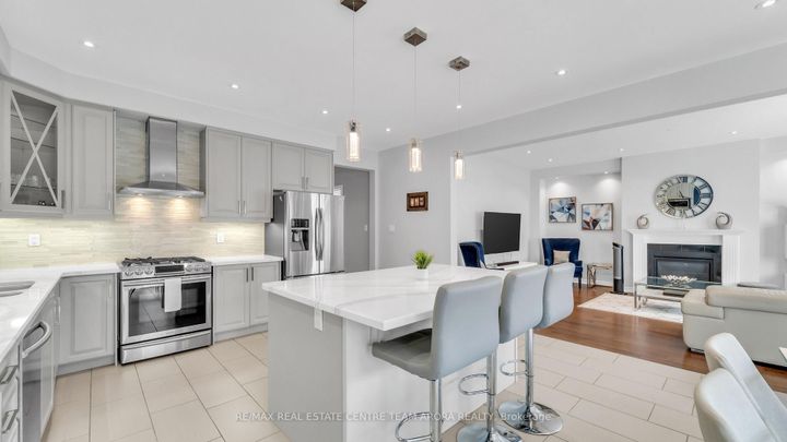 Photo 15 at 450 Brisdale Drive, Northwest Brampton, Brampton