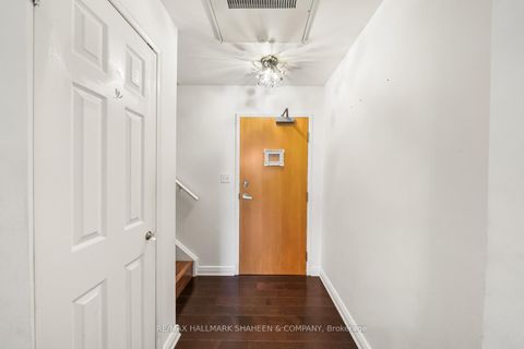 Photo 3 at 331 - 500 Richmond Street W, Waterfront Communities C1, Toronto
