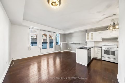Photo 4 at 331 - 500 Richmond Street W, Waterfront Communities C1, Toronto