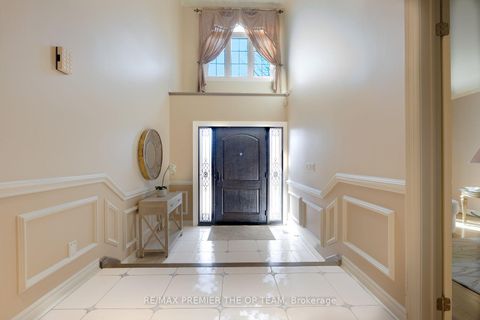 Photo 1 at 182 Clover Leaf Street, East Woodbridge, Vaughan