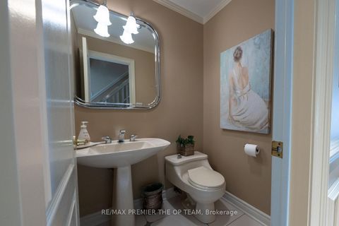 Photo 3 at 182 Clover Leaf Street, East Woodbridge, Vaughan