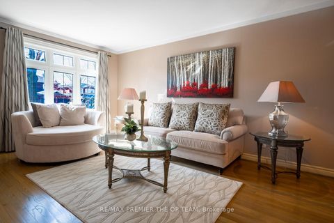 Photo 6 at 182 Clover Leaf Street, East Woodbridge, Vaughan