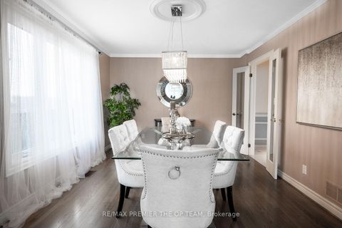 Photo 8 at 182 Clover Leaf Street, East Woodbridge, Vaughan