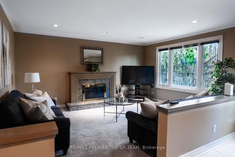 Photo 13 at 182 Clover Leaf Street, East Woodbridge, Vaughan