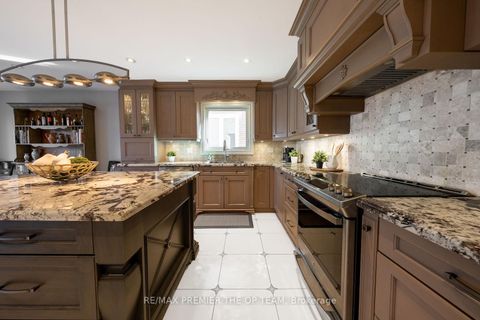 Photo 18 at 182 Clover Leaf Street, East Woodbridge, Vaughan