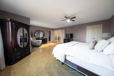 Photo 23 at 182 Clover Leaf Street, East Woodbridge, Vaughan