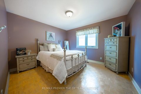 Photo 26 at 182 Clover Leaf Street, East Woodbridge, Vaughan