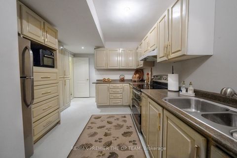 Photo 34 at 182 Clover Leaf Street, East Woodbridge, Vaughan