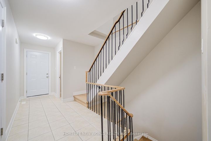 Photo 6 at 29 New Havens Way, Thornhill, Markham