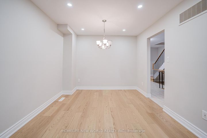 Photo 8 at 29 New Havens Way, Thornhill, Markham