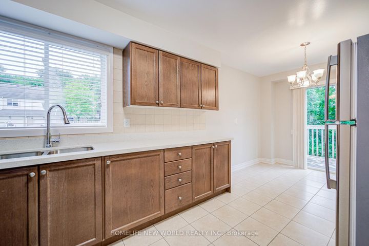 Photo 13 at 29 New Havens Way, Thornhill, Markham