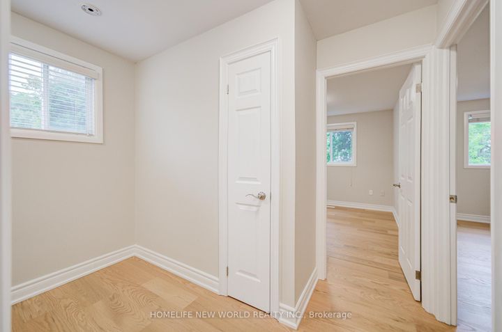 Photo 16 at 29 New Havens Way, Thornhill, Markham