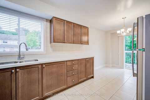 Photo 13 at 29 New Havens Way, Thornhill, Markham