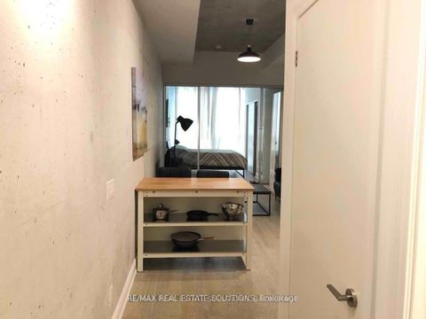 Photo 4 at 210 - 608 Richmond Street W, Waterfront Communities C1, Toronto