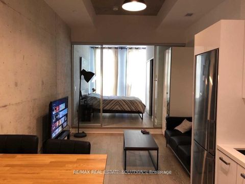 Photo 5 at 210 - 608 Richmond Street W, Waterfront Communities C1, Toronto