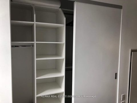 Photo 8 at 210 - 608 Richmond Street W, Waterfront Communities C1, Toronto
