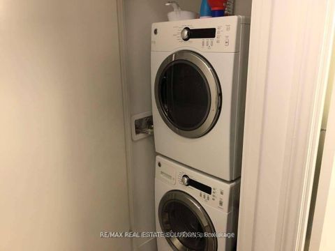 Photo 11 at 210 - 608 Richmond Street W, Waterfront Communities C1, Toronto