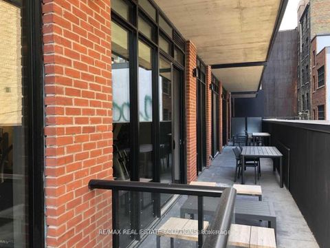 Photo 12 at 210 - 608 Richmond Street W, Waterfront Communities C1, Toronto