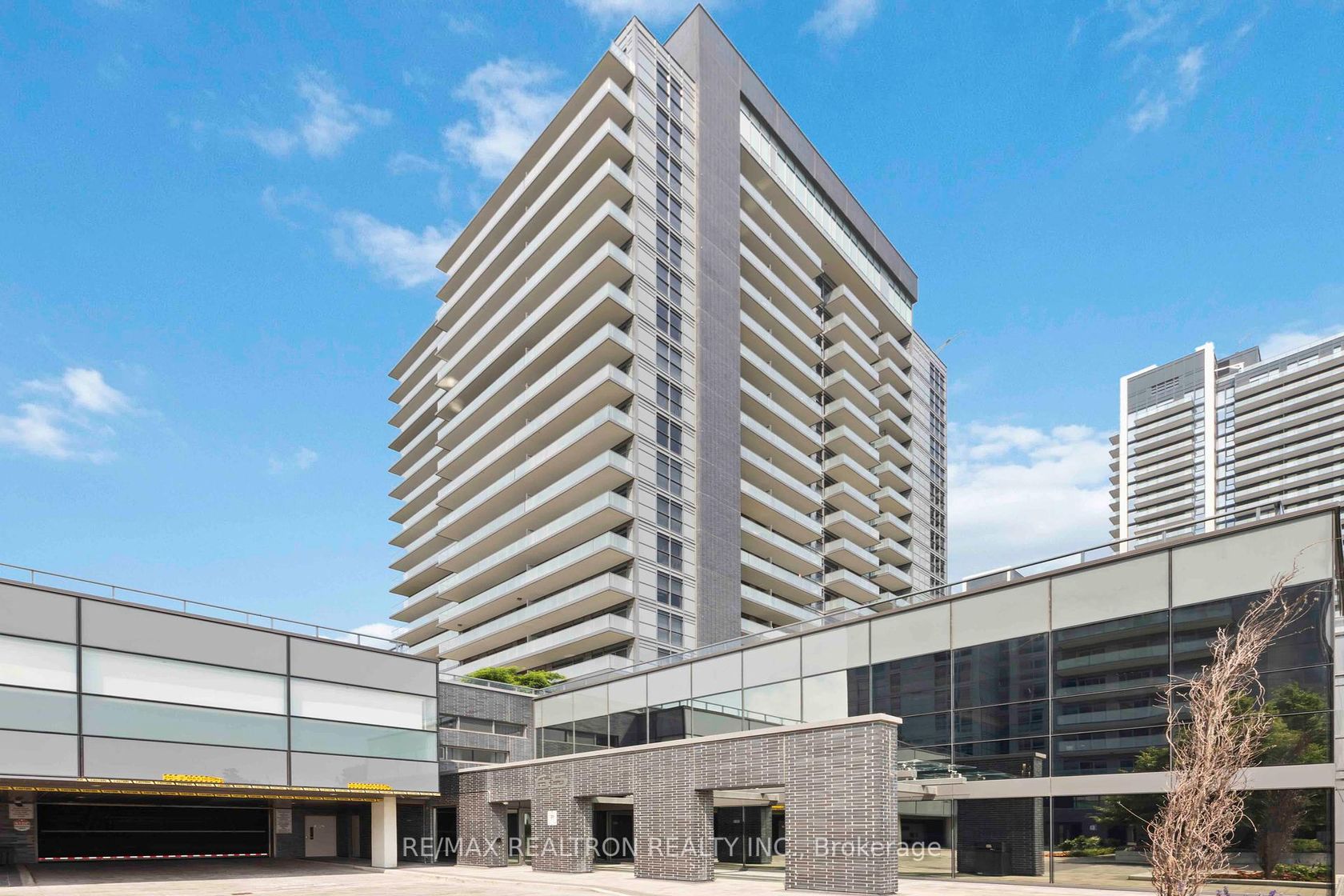 1809 - 65 Oneida Crescent, Langstaff, Richmond Hill photo number 2