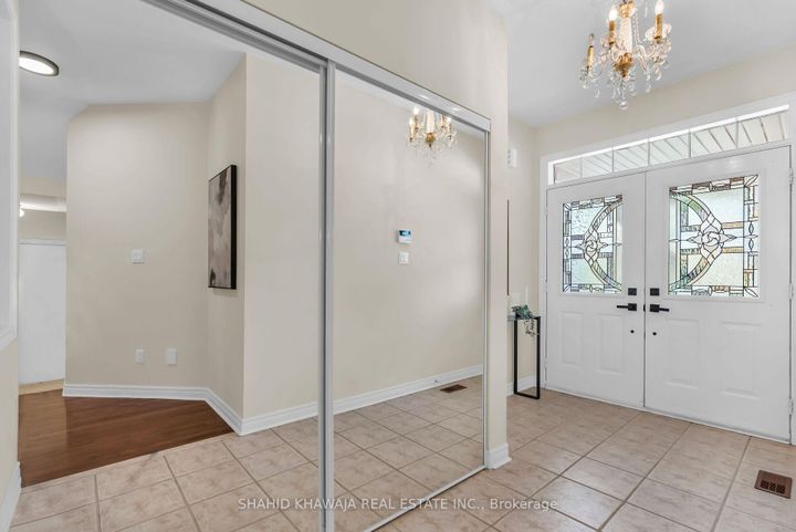 Photo 2 at 1546 Portsmouth Place, East Credit, Mississauga